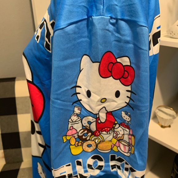 Hello Kitty - Picture 3 of 4
